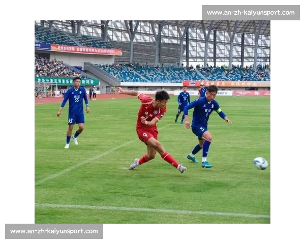 支付宝冠名苏超徐州队 17 岁新星灵动破门登顶五佳球榜首 支付宝冠名苏超徐州队 17 岁新星灵动破门登顶五佳球榜首